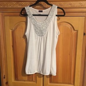 🎉3/$30🎉WHT JEWELED AGENDA TANK TOP XL